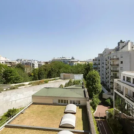 Charming 100m2 For 4 People París